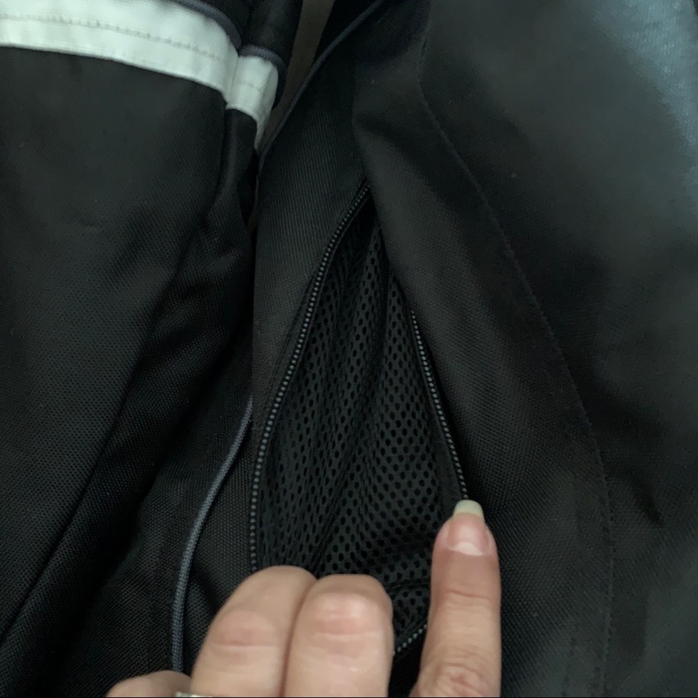 BiLT Helia Women’s Riding Jacket Size Medium NWOT! - Picture 7 of 8
